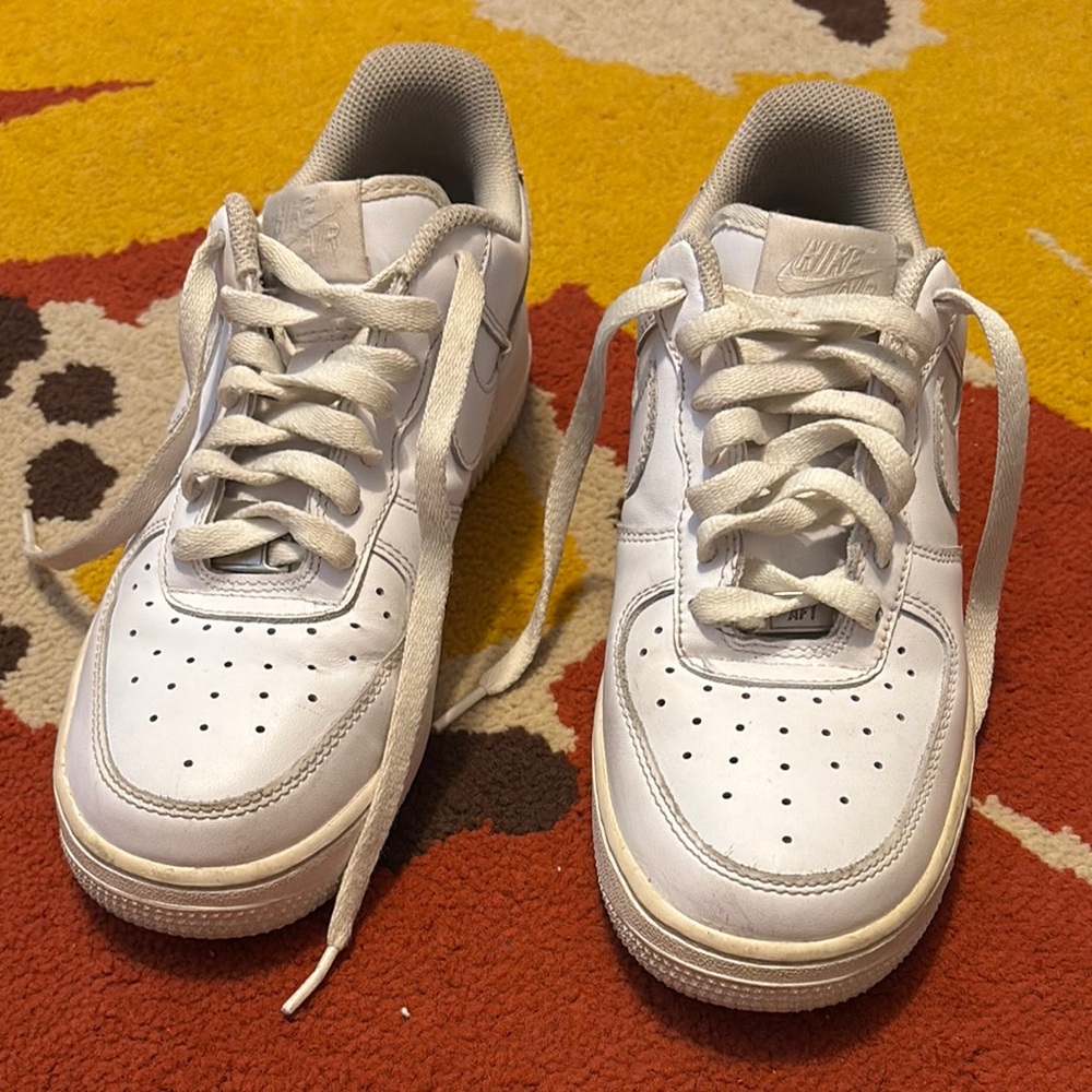 Nike Kids White Air Force One size 7.5   (10 5/8” in length)